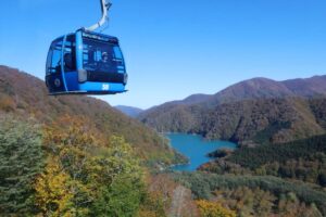 【写真】苗場ドラゴンドラから望む紅葉＝２３日、湯沢町三国